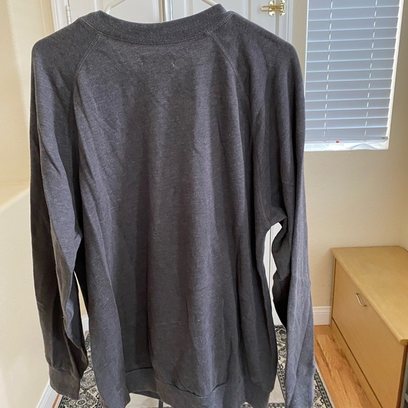 Hollister gray sweatshirt size medium - Picture 5 of 6